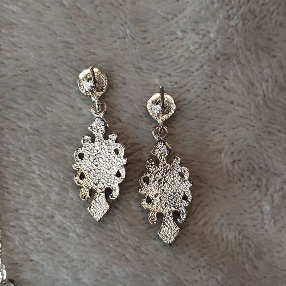 Black Onyx Dangle Earrings and necklace - Picture 6 of 6